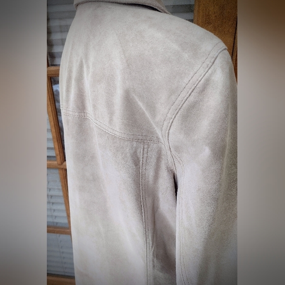 Genuine Suede Jacket by Bernardo, Medium, Perfect Condition, Like New - Picture 5 of 10